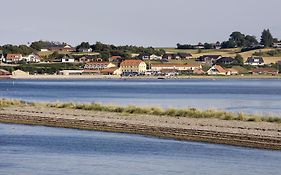 Hvalpsund Færgekro